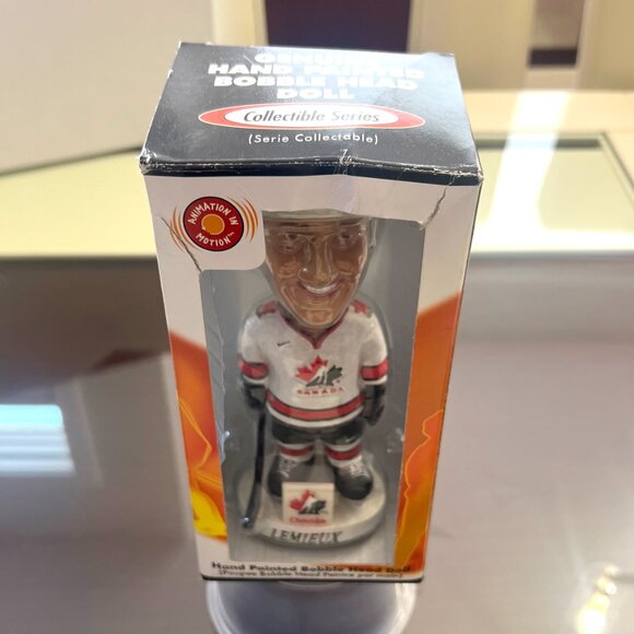 Mario Lemieux Hand Painted Bobblehead by Animation In Motion Collectible Series! - Picture 3 of 6